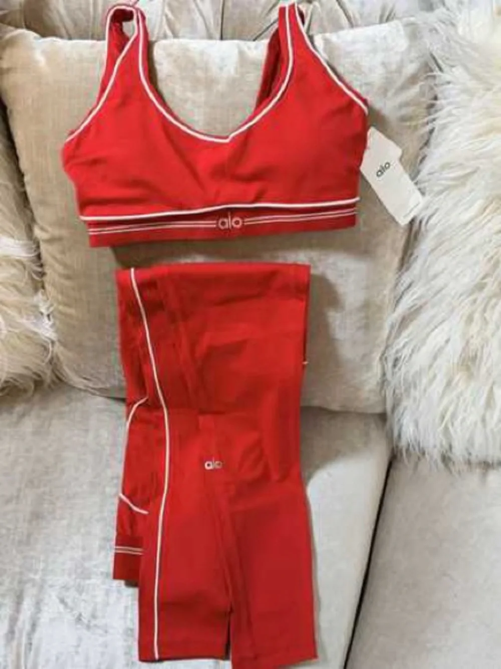 ALO Yoga supportive sports